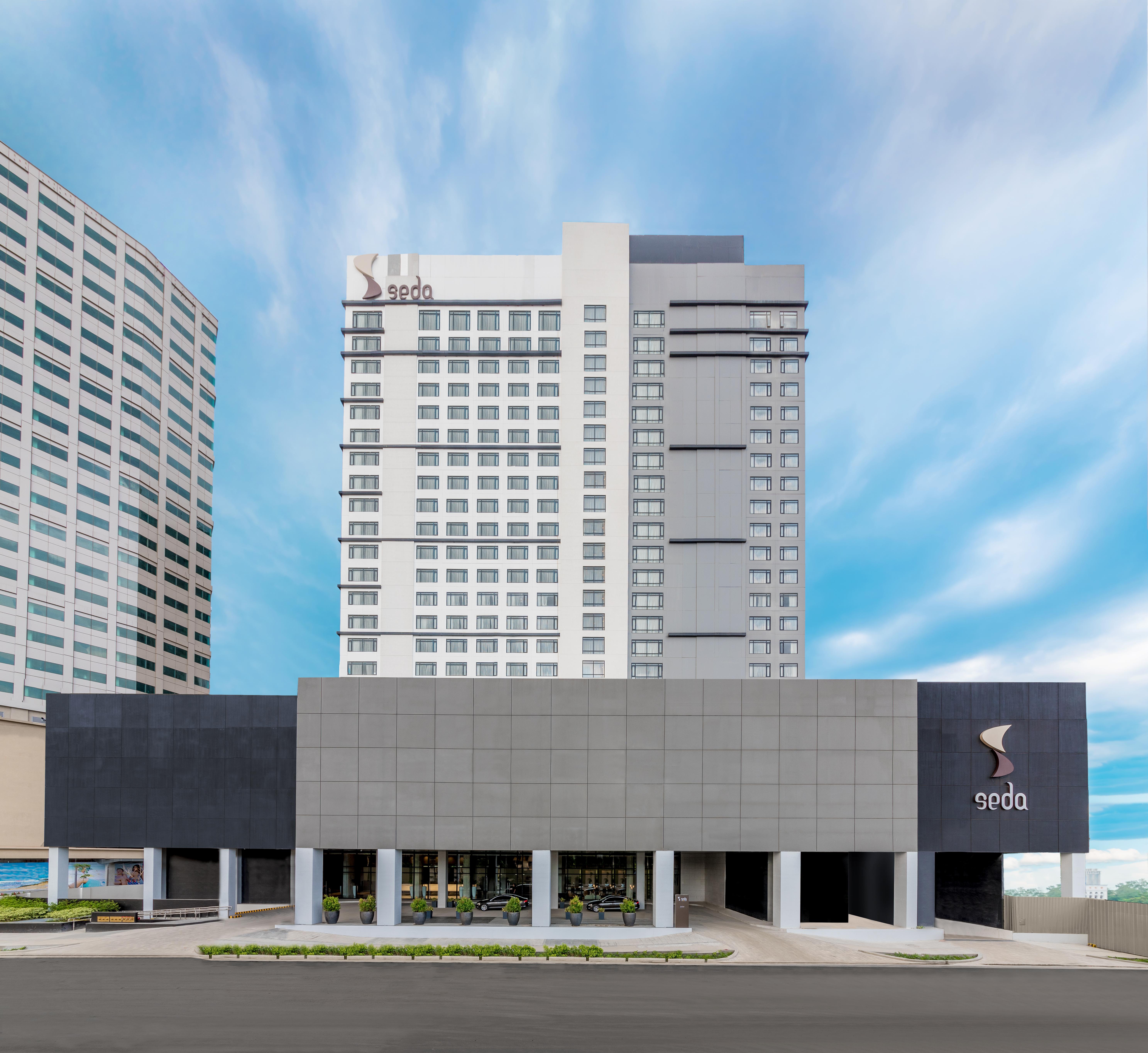 Seda Vertis North Quezon City Bagian luar foto The Seda Hotel in Iloilo City