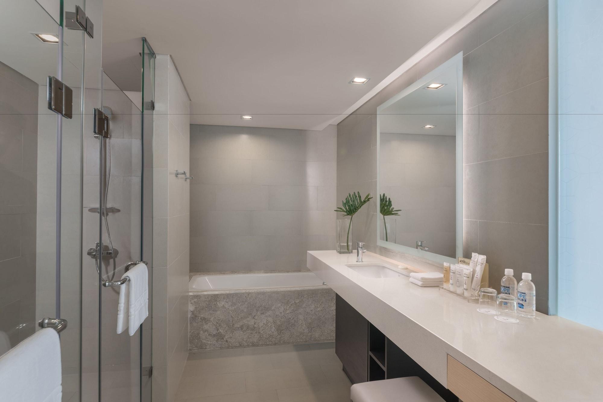 Seda Vertis North Quezon City Bagian luar foto Bathroom